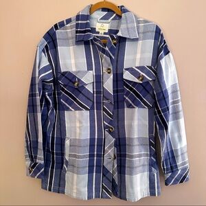 Aerie Offline NWOT blue flannel shacket size small. Never been worn.
